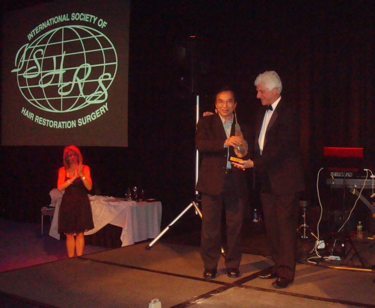 هيرميد تعقد شراكة مع الجراح التايلاندي الفائز بجائزة افضل جراح للعام 2010 على مستوى العالم